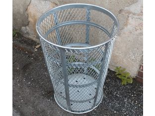 45 Gallon Wire Mesh Trash Can