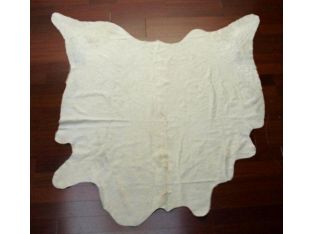 7'5" x 7'1" Off-White Cowhide Rug