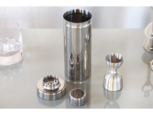 Bartender Shaker & Shot Pourer