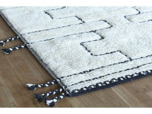 5 X 8 Black And Cream Braided Pattern Rug