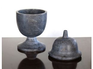Black Marble Urn - Cleared Décor